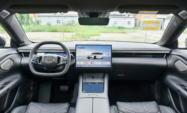 入门配置就拉满，领克10 EM-P标配激光雷达，兼顾操控与豪华