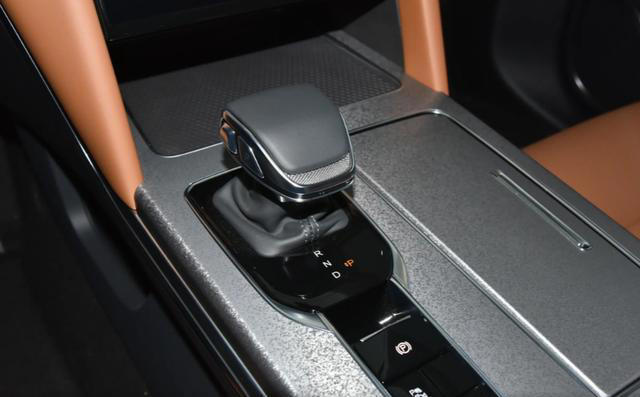 从31.58万降到16万多，轻松拿下豪华大七座插混，气场碾压理想L9