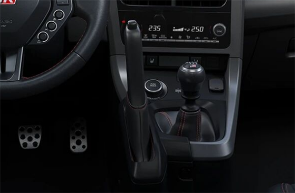 最强三缸“买菜车” 新款丰田GR YARIS在中国上市：40.28万起