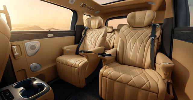 新款腾势D9除三电外，豪华、底盘也全面提升，能打败D9的只有新D9