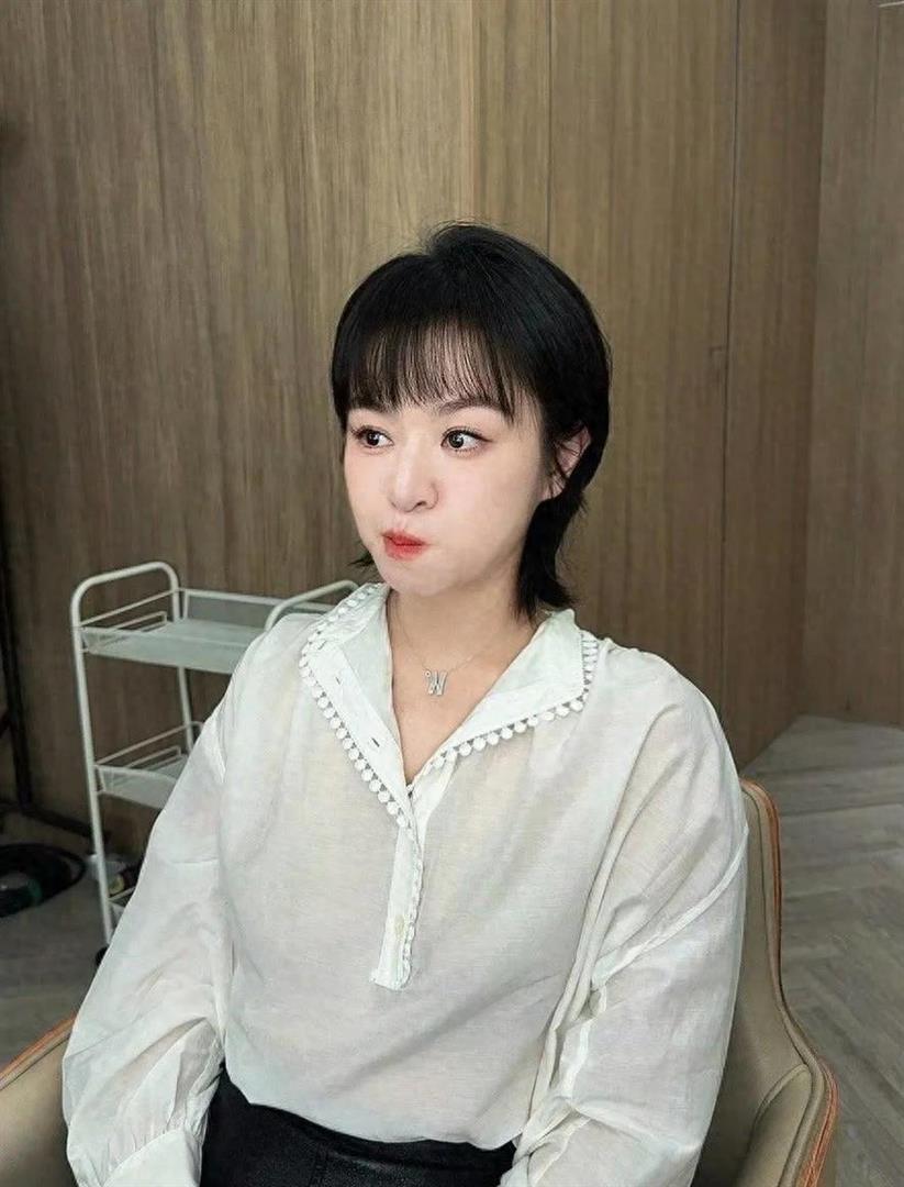 脱口秀演员思文再婚生子，透露儿子名字，称丈夫是不愿透露姓名的普通人