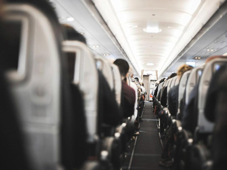 �ϳ͡����֡���������ٿֲ���Ϣ����Ϊ�������ߡ����Ϸ������񺽰�ȫ˾������