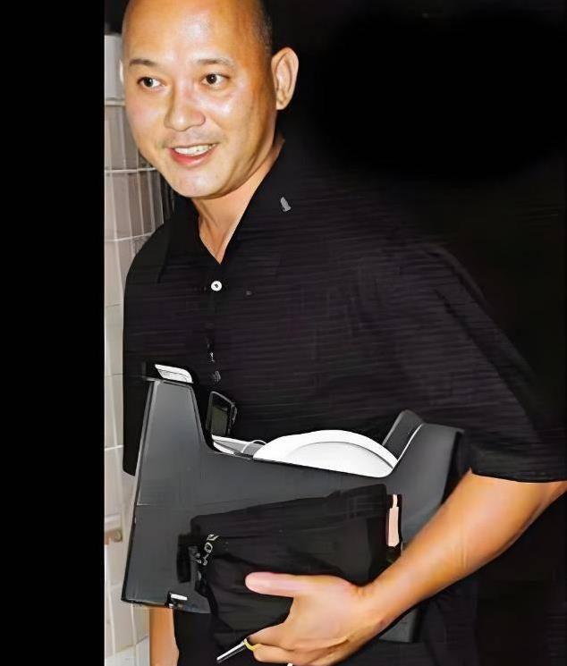 刘德华曾公开否认的断背传闻背后，那位唯一绝交的朋友如今怎样了