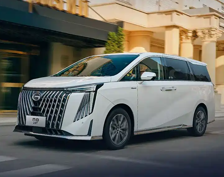 广汽传祺M8新车型上市！售价18.98万，网友：这个是真心动