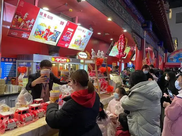 12亿补贴“点燃”120亿票房，中国电影市场是复苏还是依赖?