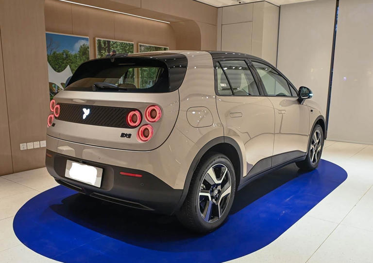 蔚来全新小型车上市！租电售价不足8万，外观年轻动感，续航420Km