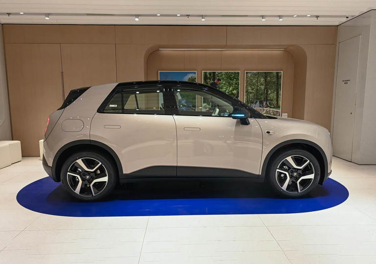 蔚来全新小型车上市！租电售价不足8万，外观年轻动感，续航420Km