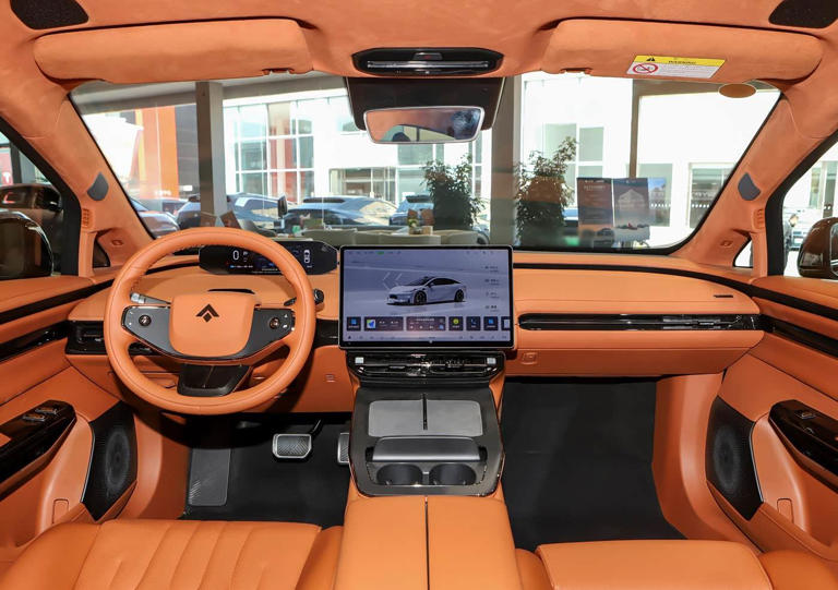 全新纯电中大型轿跑上市！售价亲民配激光雷达，纯电续航710公里