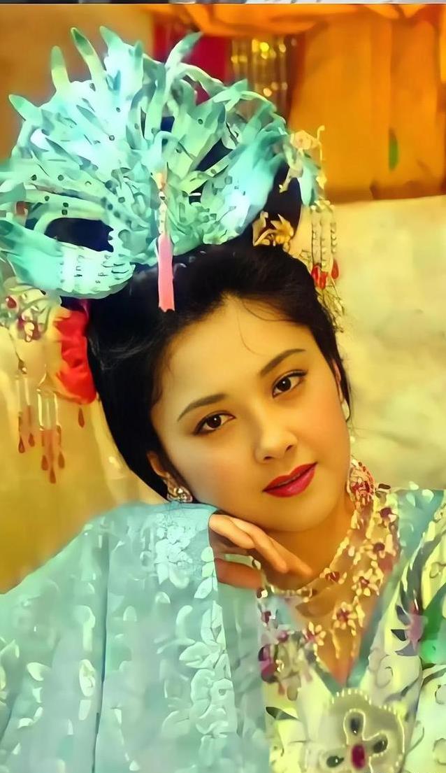 73岁朱琳近照曝光 女儿国国王错过唐僧 却被二婚丈夫宠爱二十多年