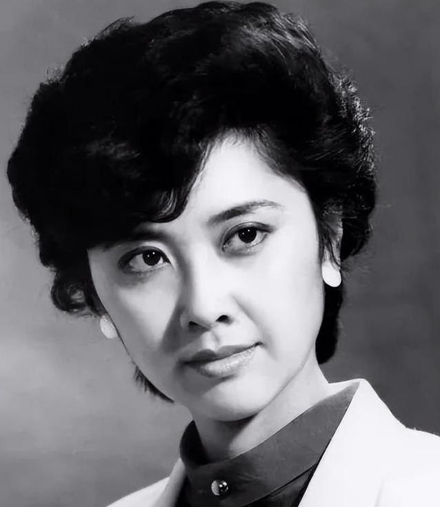 73岁朱琳近照曝光 女儿国国王错过唐僧 却被二婚丈夫宠爱二十多年