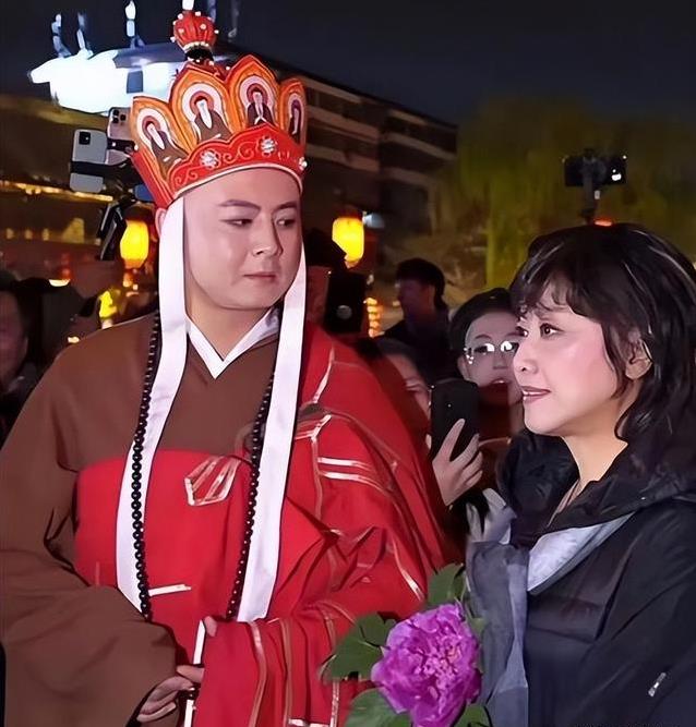 73岁朱琳近照曝光 女儿国国王错过唐僧 却被二婚丈夫宠爱二十多年