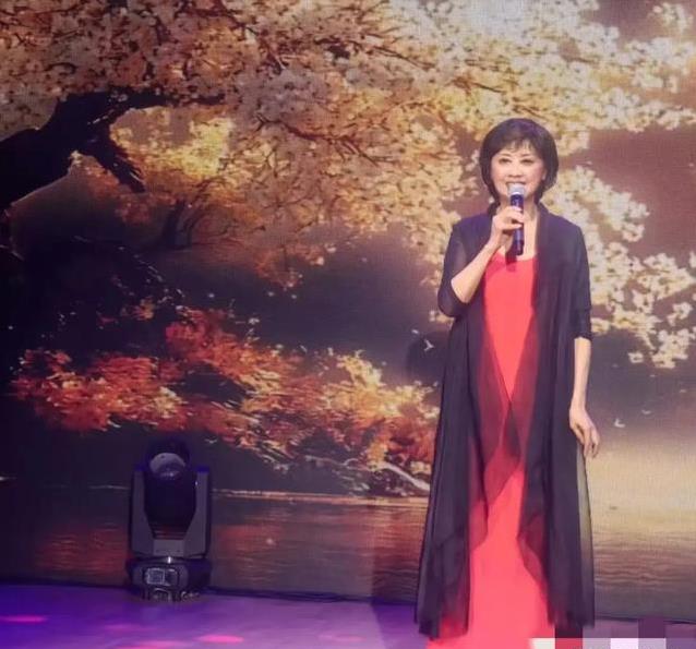 73岁朱琳近照曝光 女儿国国王错过唐僧 却被二婚丈夫宠爱二十多年