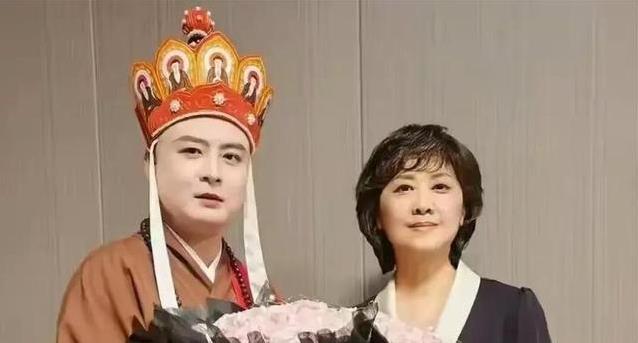 73岁朱琳近照曝光 女儿国国王错过唐僧 却被二婚丈夫宠爱二十多年