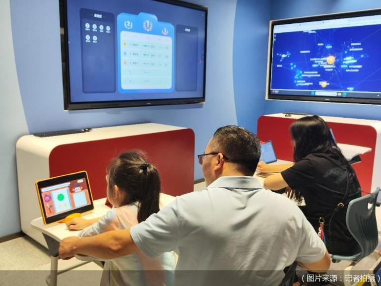五部门联合发文：中小学人工智能教育纳入地方课程，教师资格增考“智能素养”