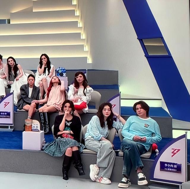 王濛怒甩李小冉当众黑脸，内娱不公平一幕被揭开