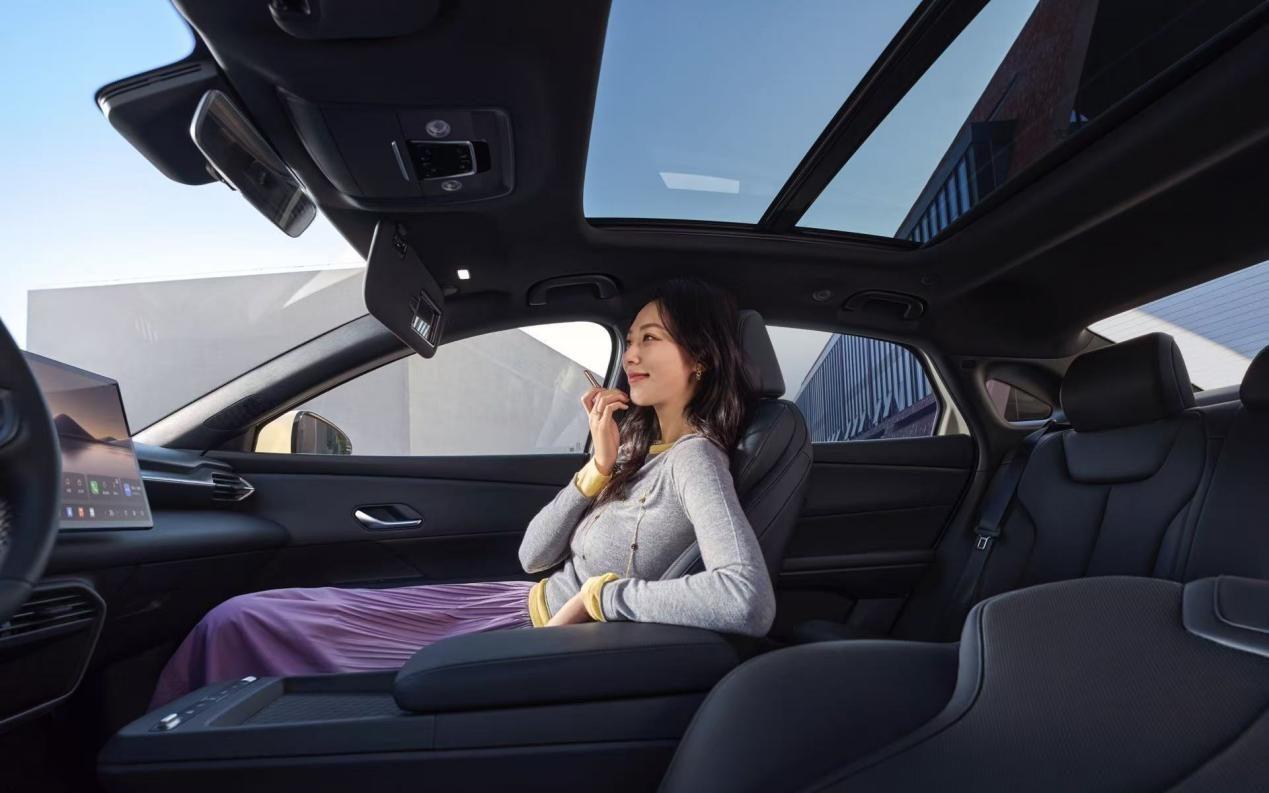 比亚迪出手了！9.58万买闪充，营运家用两不误