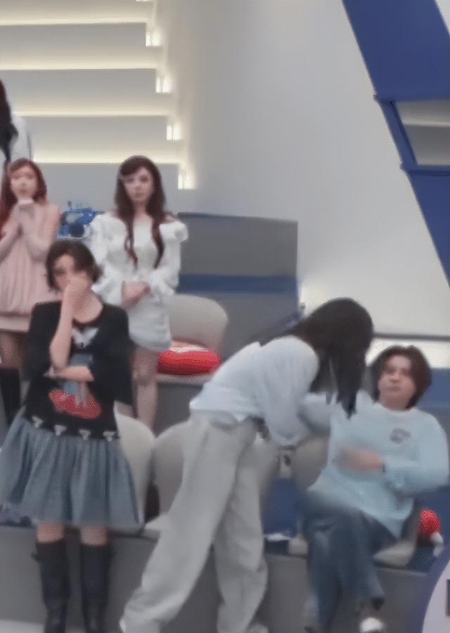 王濛怒甩李小冉当众黑脸，内娱不公平一幕被揭开