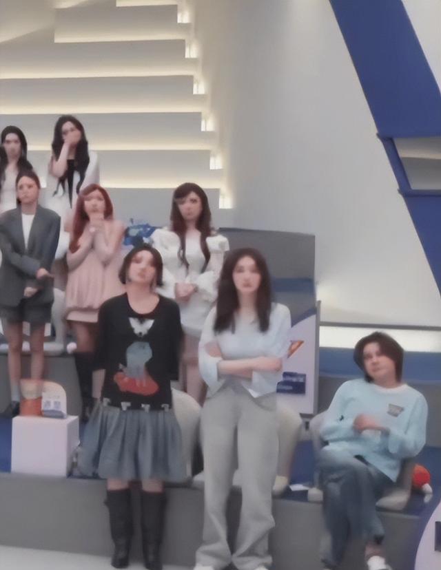 王濛怒甩李小冉当众黑脸，内娱不公平一幕被揭开