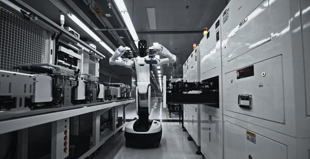 智元精灵G2机器人正式上岗，18秒一节拍，3C制造痛点就这样被解决