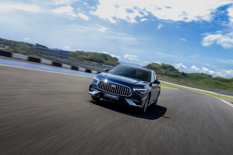 11万级卷出5.4秒破百+全域豪华！吉利银河星耀7开启预售