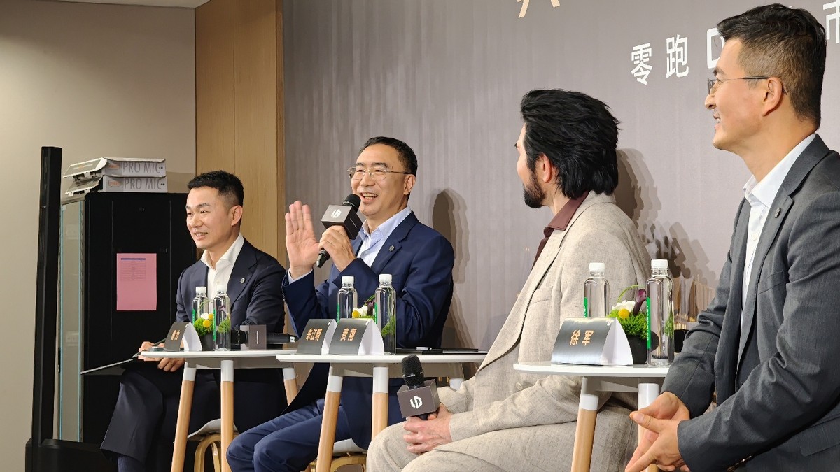 30万内的新销量冠军? 零跑D19，撕开大三排SUV遮羞布