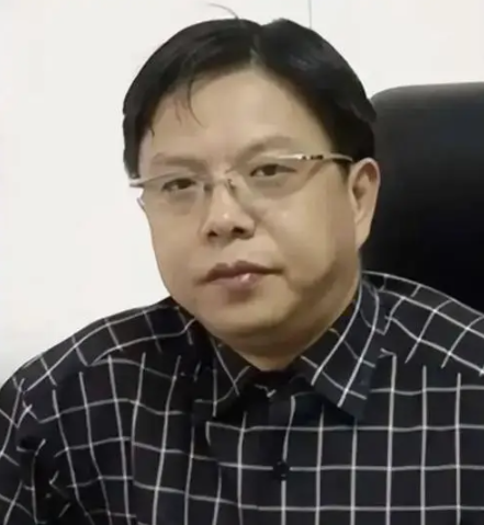 63岁“偶像教父”王子杰开会时突发心脏病去世，曾一手打造《劲舞团》和SNH48