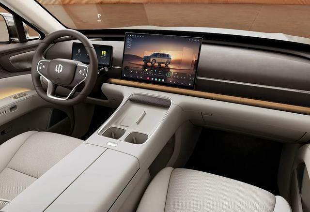 零跑D19上市后，不少家庭开始重新考虑家用大车怎么选