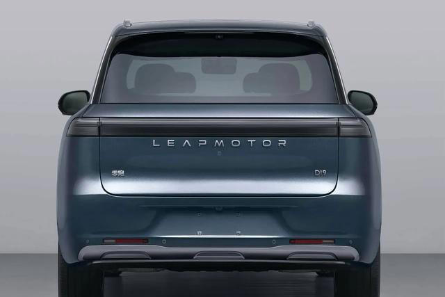 零跑D19上市后，不少家庭开始重新考虑家用大车怎么选