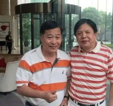 63岁“偶像教父”王子杰开会时突发心脏病去世，曾一手打造《劲舞团》和SNH48