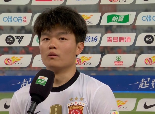 杨希：非常开心取得首球；这场比赛非常困难踢起来很累