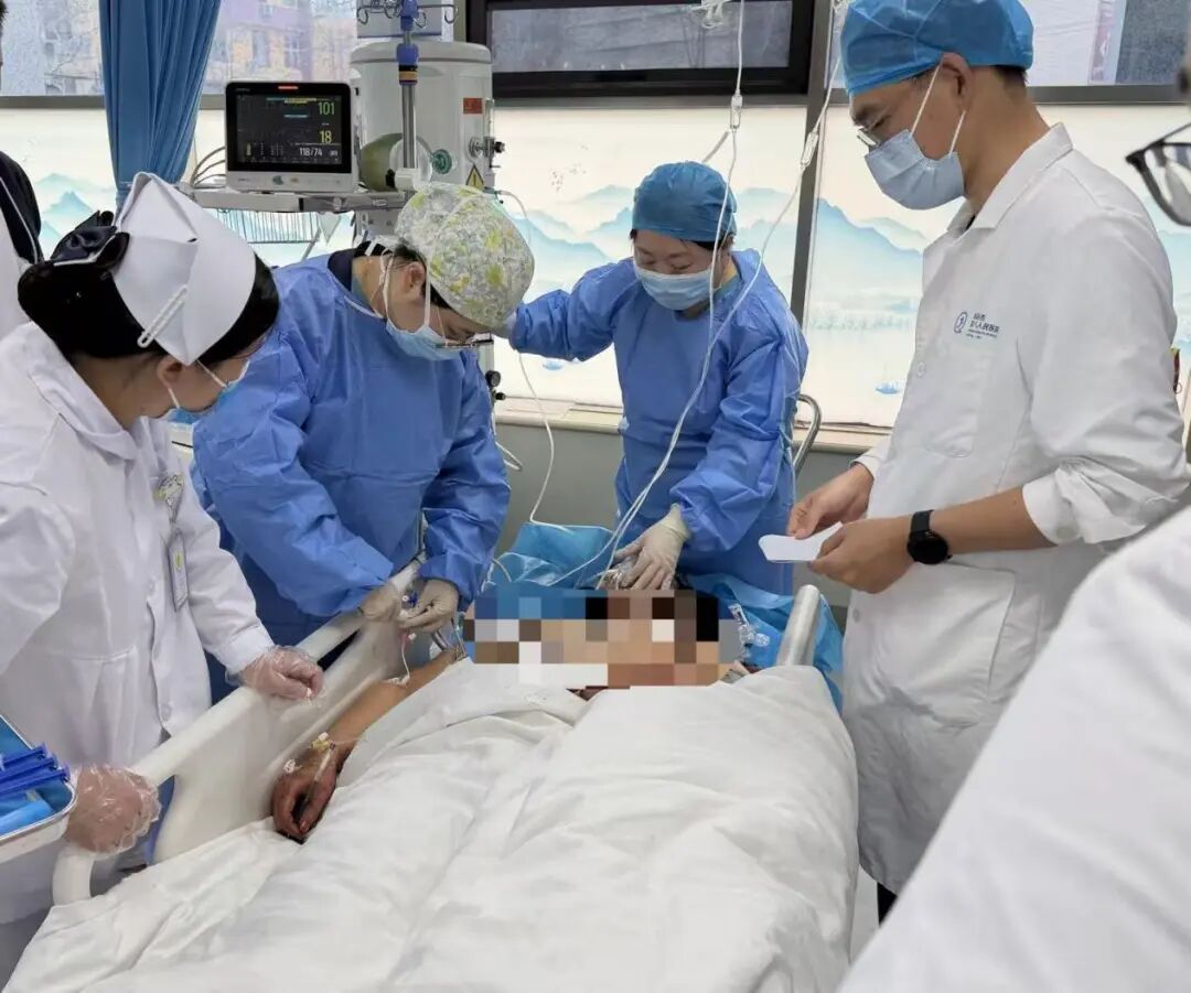 挽救断裂的“生命枢纽”——多学科联动，抢救严重颈部外伤伴胸腹部损伤患者