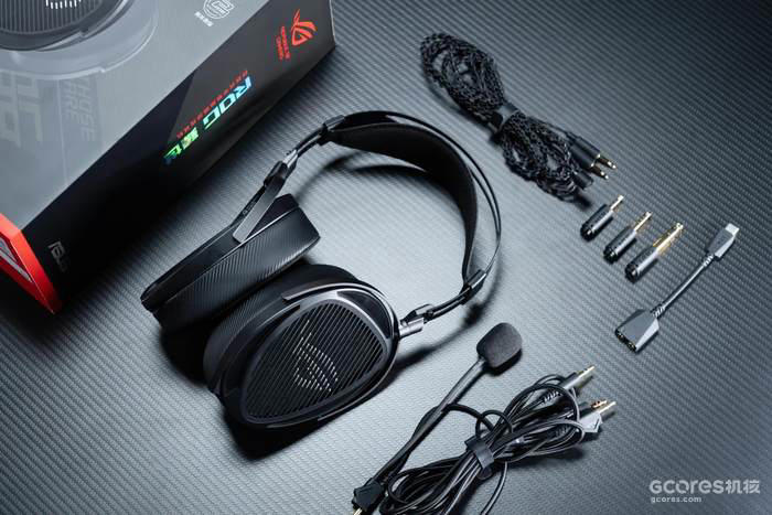 这个耳机小贵但很爽，纯血电竞植入HiFi基因，实测ROG臻世