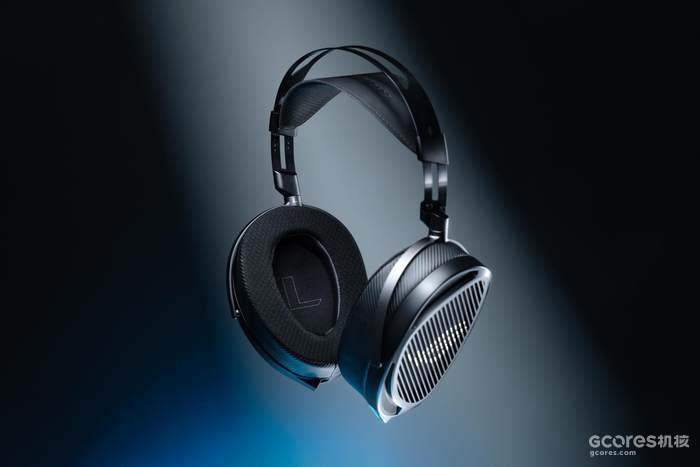 这个耳机小贵但很爽，纯血电竞植入HiFi基因，实测ROG臻世