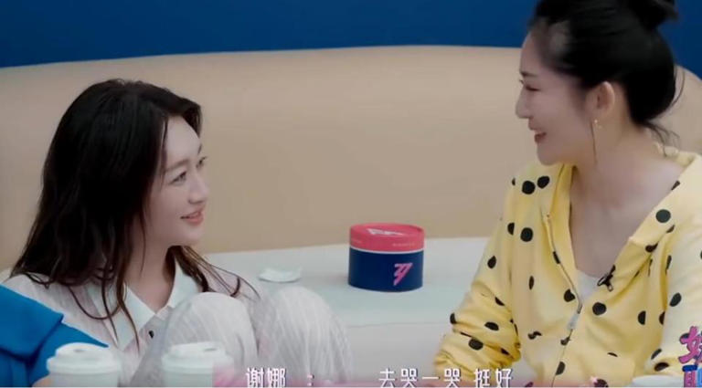 《乘风2026》宋丹丹为李小冉落泪：“逼小冉受挫哭一哭，挺好”