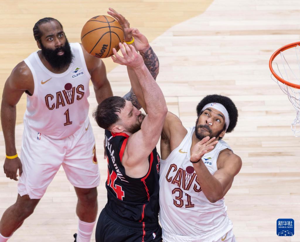 篮球——NBA季后赛：猛龙胜骑士