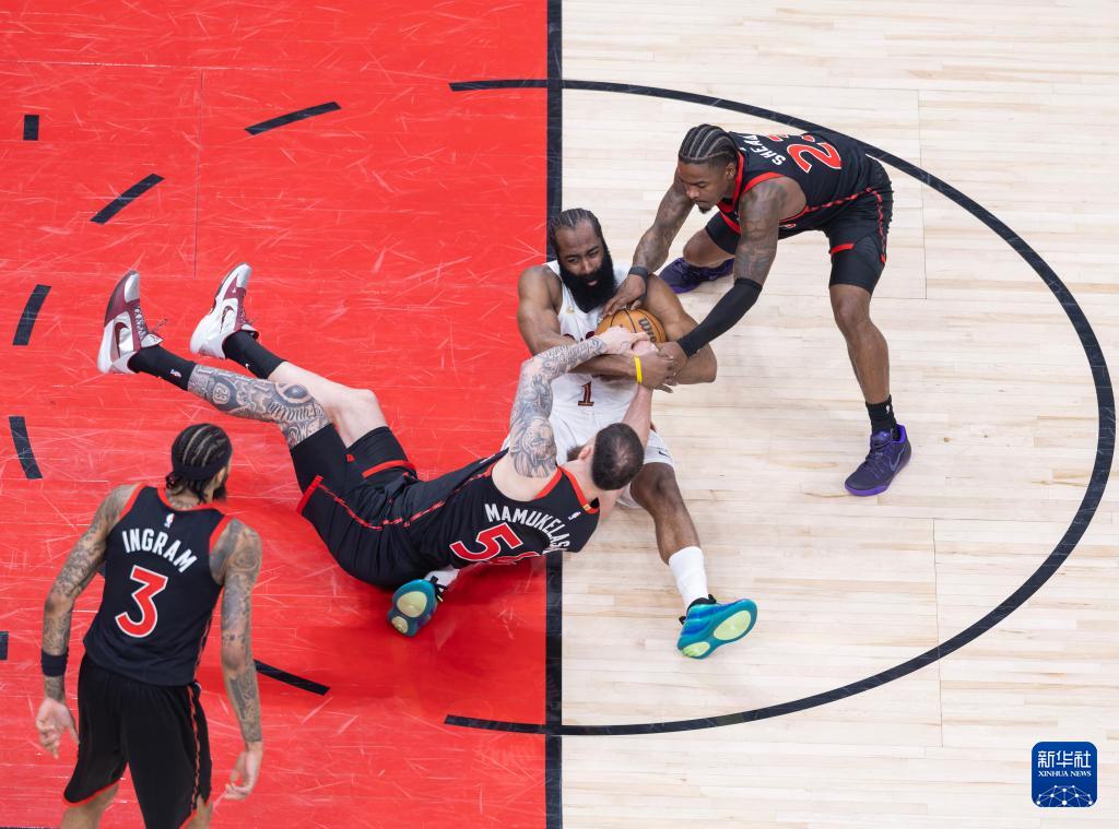 篮球——NBA季后赛：猛龙胜骑士