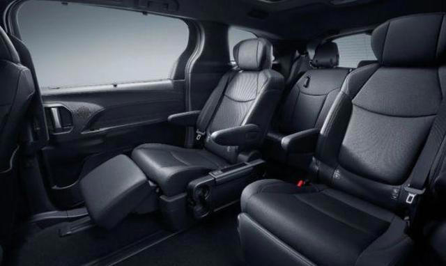 丰田终于“想通了”！高端MPV从近30万降到22万，还要啥腾势D9？