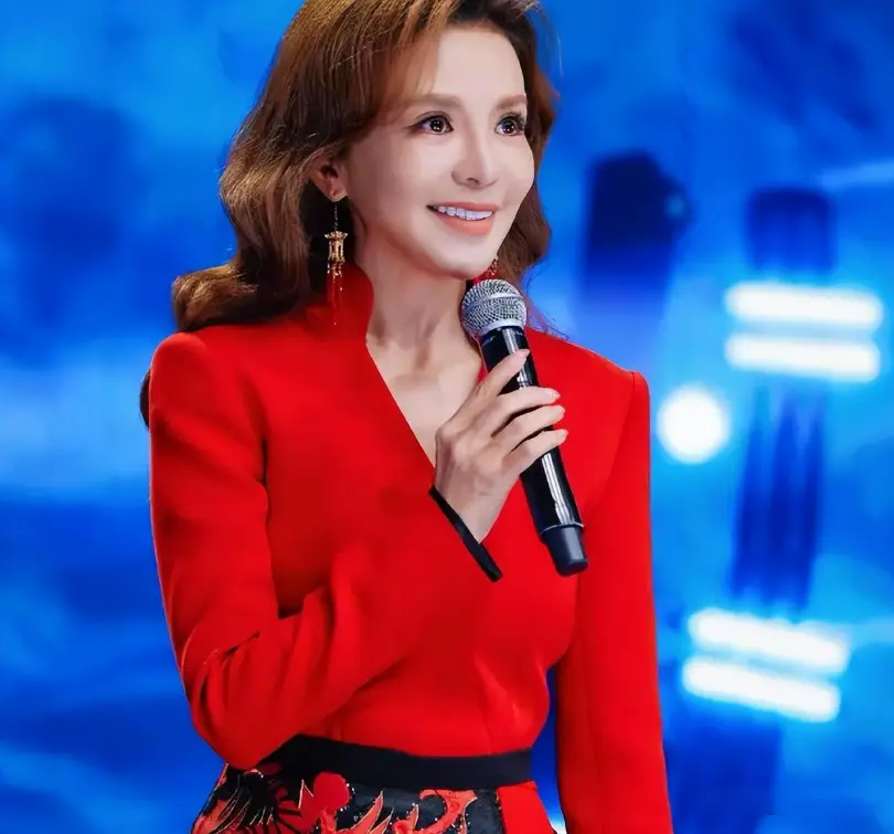 抗癌20年， 手术7次仍登春晚的朱迅 近况曝光， 难怪不敢面对生命终点