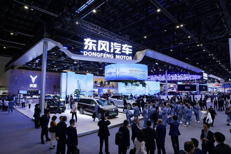 东风汽车“东方风起2030”启航，多款新车技术亮相，共绘出行新纪元