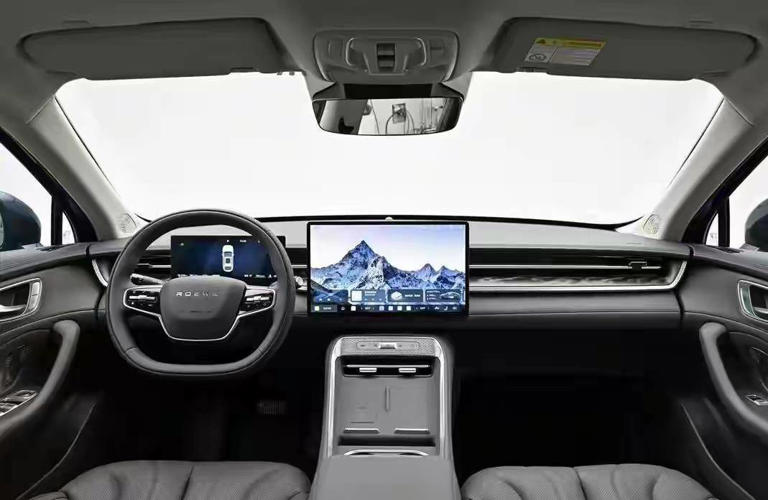 2026年车市“卷”出新高度！8款新车齐上市，6万多起续航超两千公里