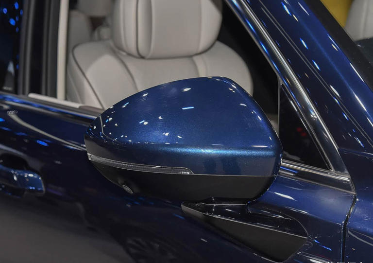 五菱全新中大型SUV北京车展开启盲订，车长近5米，综合续航1260km