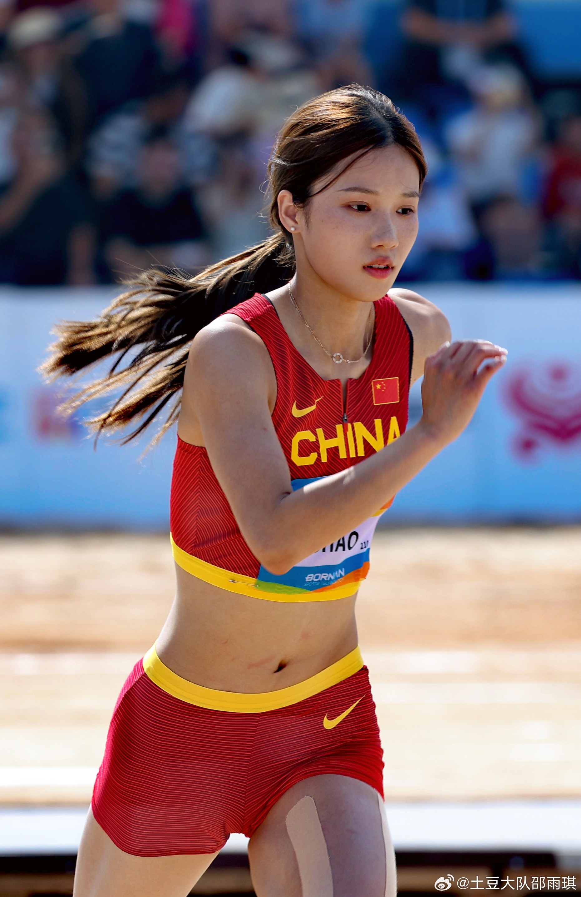 又美又强!胡麟鹏、邵雨琪并列亚沙会女子跳高亚军