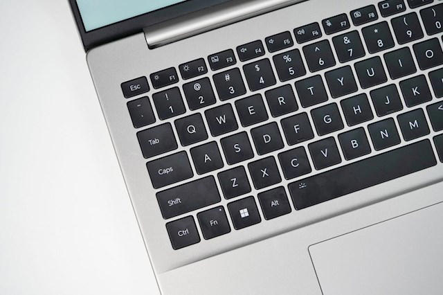 全球首获SGS六年耐用认证！荣耀X16 Plus 2026图赏