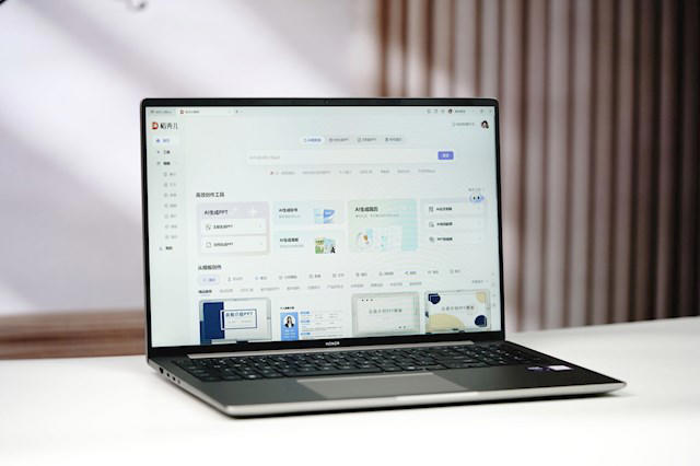 全球首获SGS六年耐用认证！荣耀X16 Plus 2026图赏