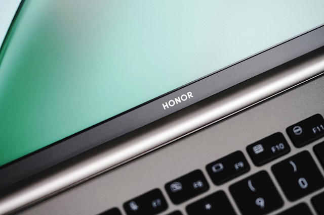 全球首获SGS六年耐用认证！荣耀X16 Plus 2026图赏