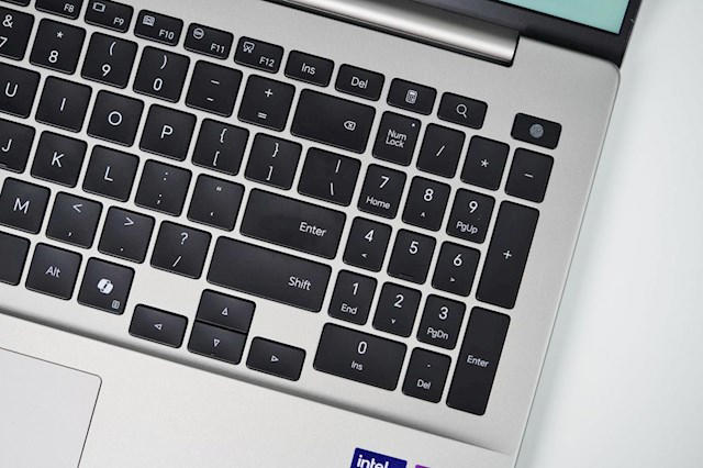 全球首获SGS六年耐用认证！荣耀X16 Plus 2026图赏