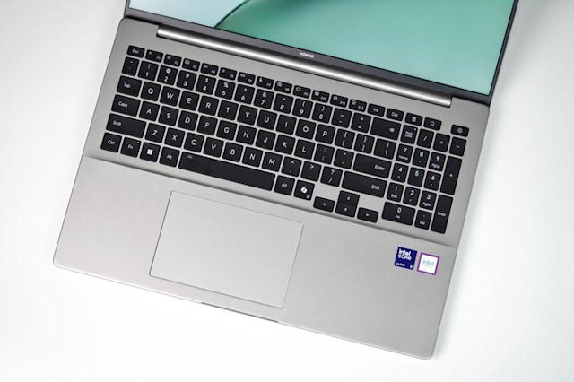 全球首获SGS六年耐用认证！荣耀X16 Plus 2026图赏