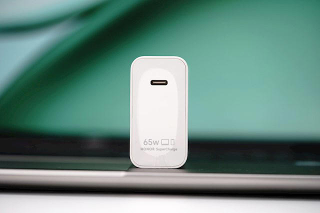 全球首获SGS六年耐用认证！荣耀X16 Plus 2026图赏