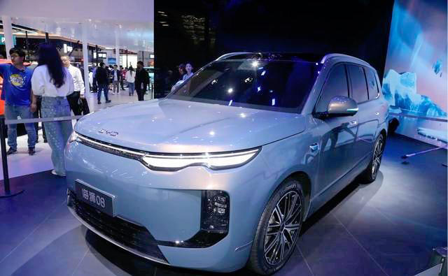 比亚迪海狮08亮相，纯电干到900km，油耗干到3.5L，还要啥自行车