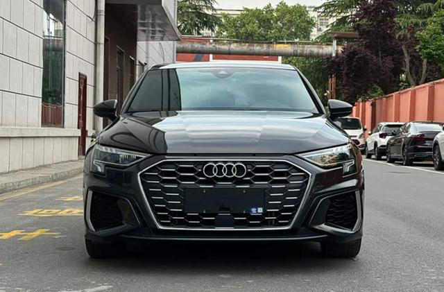 感受下奥迪的“诚意”！跌至12.79万起，1.5T+独悬还带8气囊